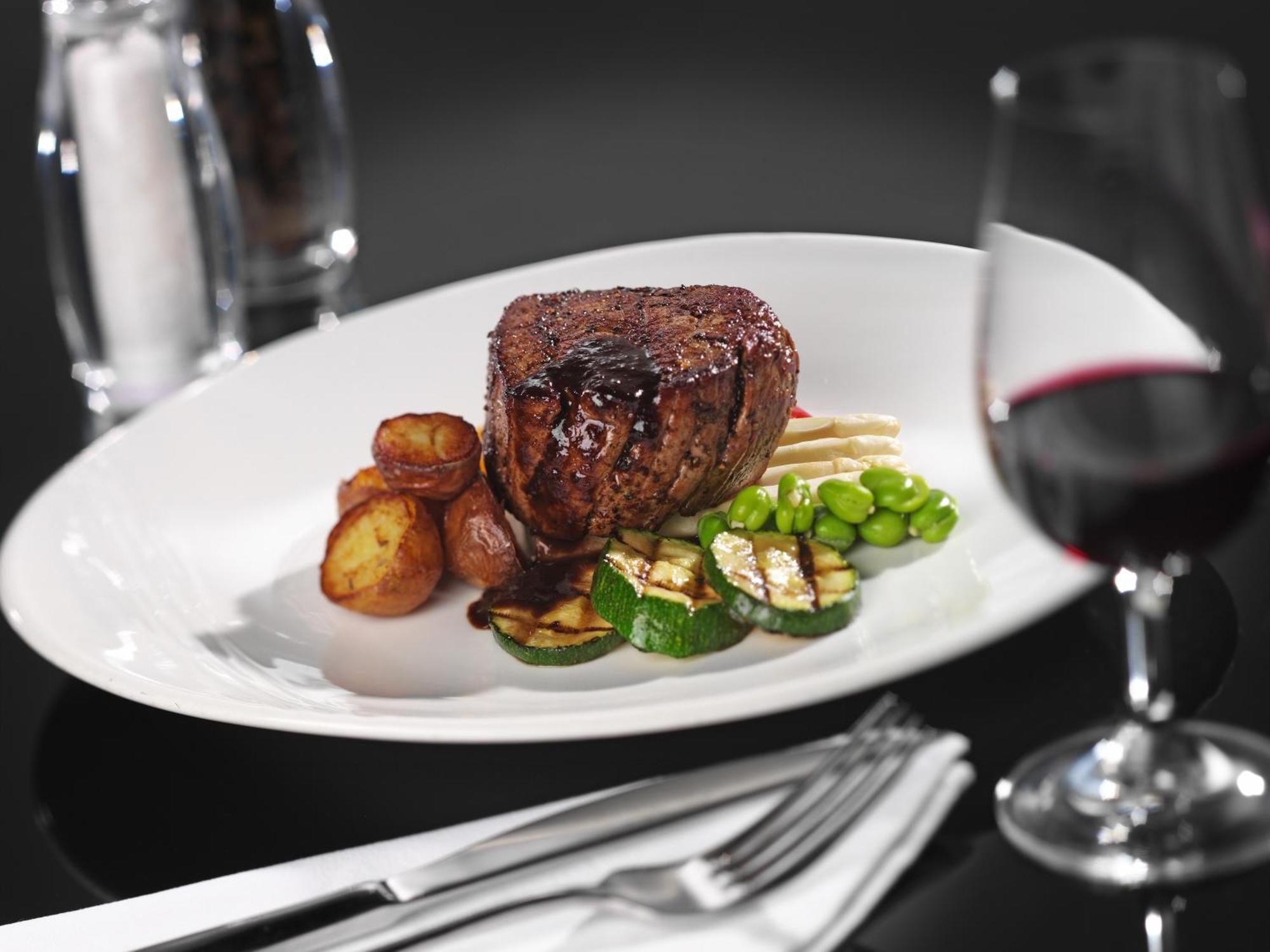 Restaurant & Design Hotel Noem Arch Brno Ngoại thất bức ảnh