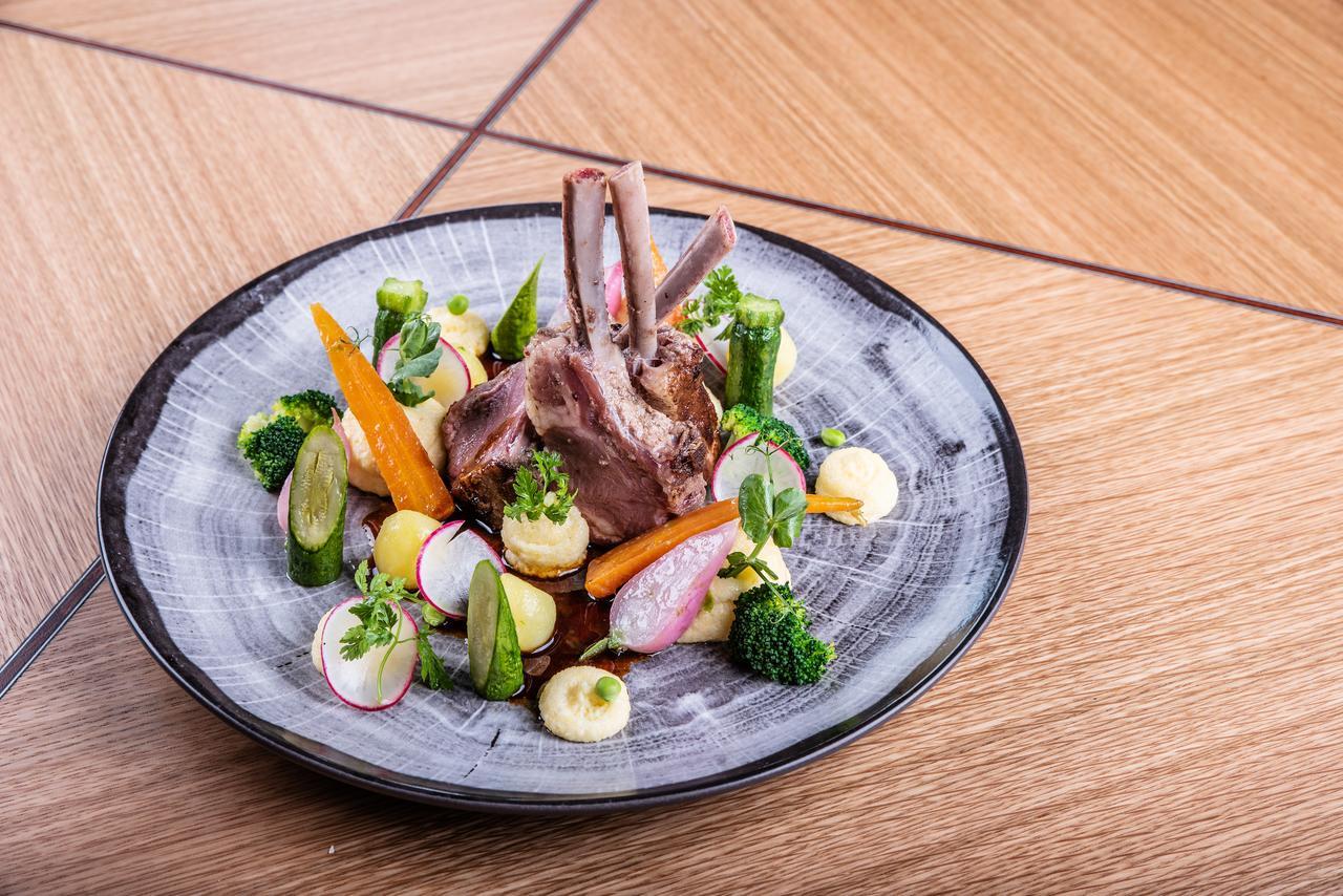 Restaurant & Design Hotel Noem Arch Brno Ngoại thất bức ảnh