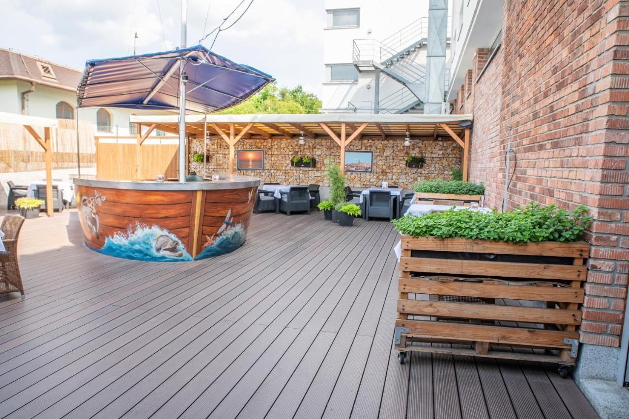 Restaurant & Design Hotel Noem Arch Brno Ngoại thất bức ảnh