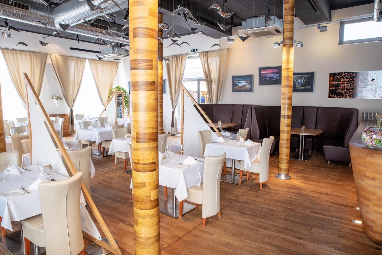 Restaurant & Design Hotel Noem Arch Brno Ngoại thất bức ảnh