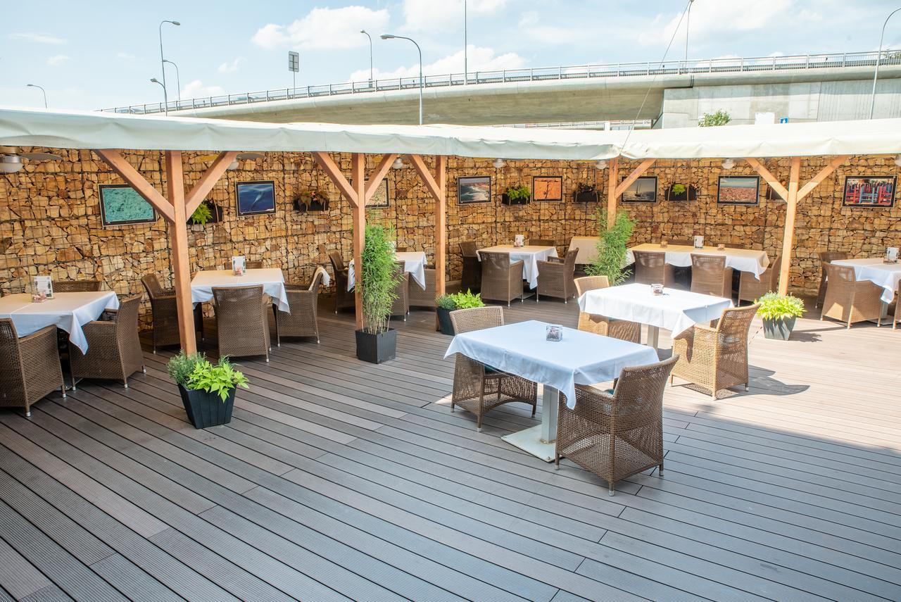 Restaurant & Design Hotel Noem Arch Brno Ngoại thất bức ảnh