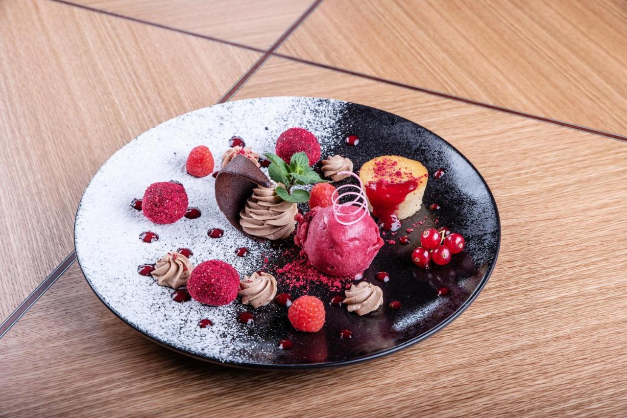 Restaurant & Design Hotel Noem Arch Brno Ngoại thất bức ảnh